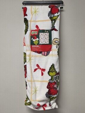 The Grinch Dr. Seuss Oversized Throw Blanket Santa Grinch Christmas Wreath White